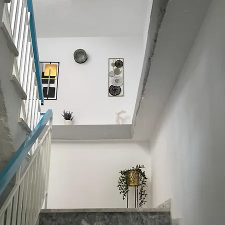 Island Apartment *